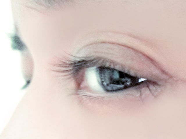 Vrouw met dubbele oogleden